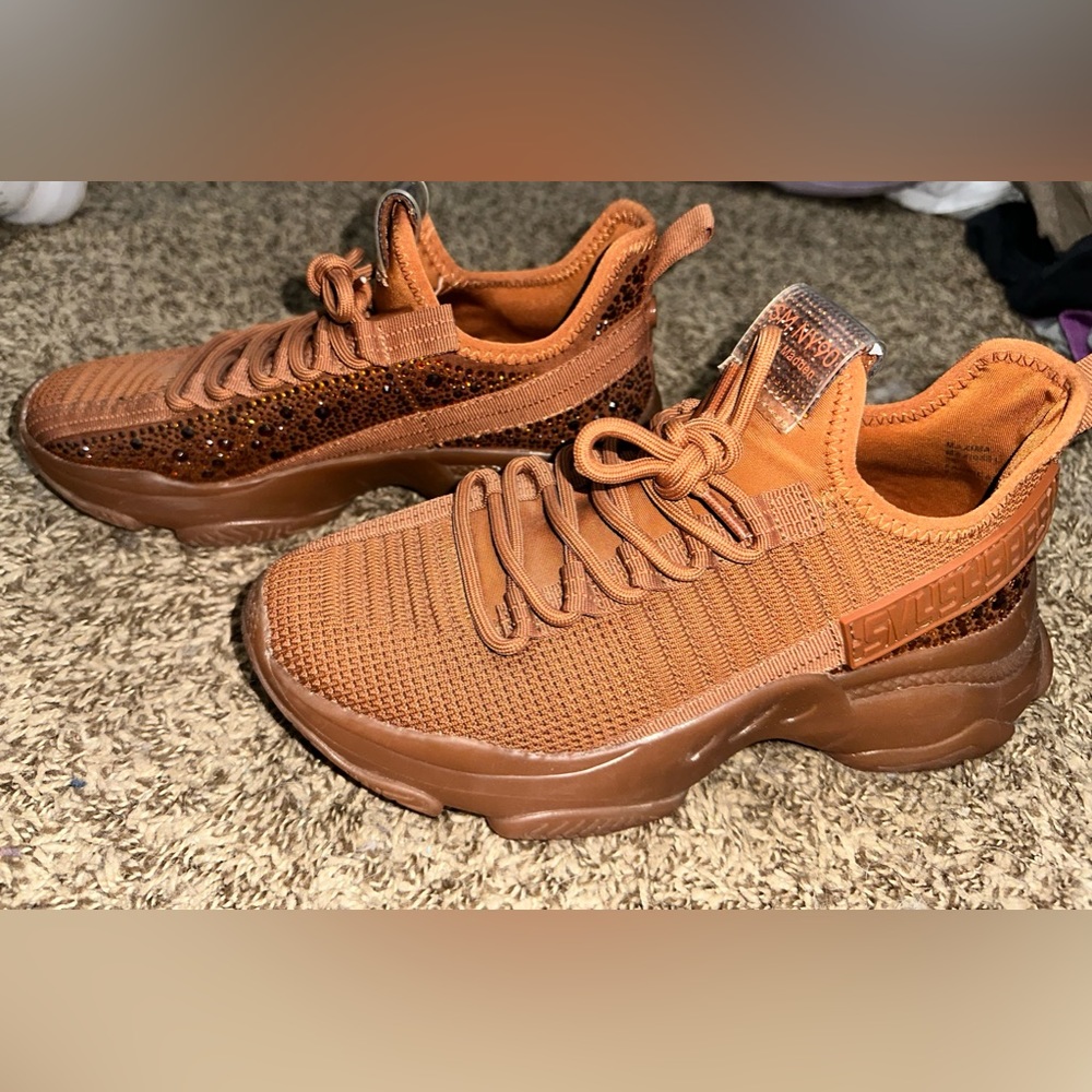 Womens Steve Madden Maxima sneakers